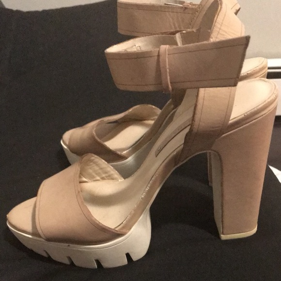 ZARA Nude Chunky Platform Heels 👡🌈 - Picture 4 of 7